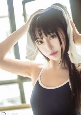 女生高考查分见6开头坐地大哭