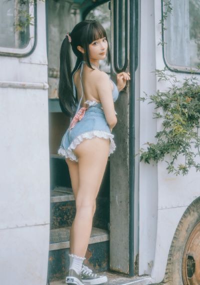 女邻居